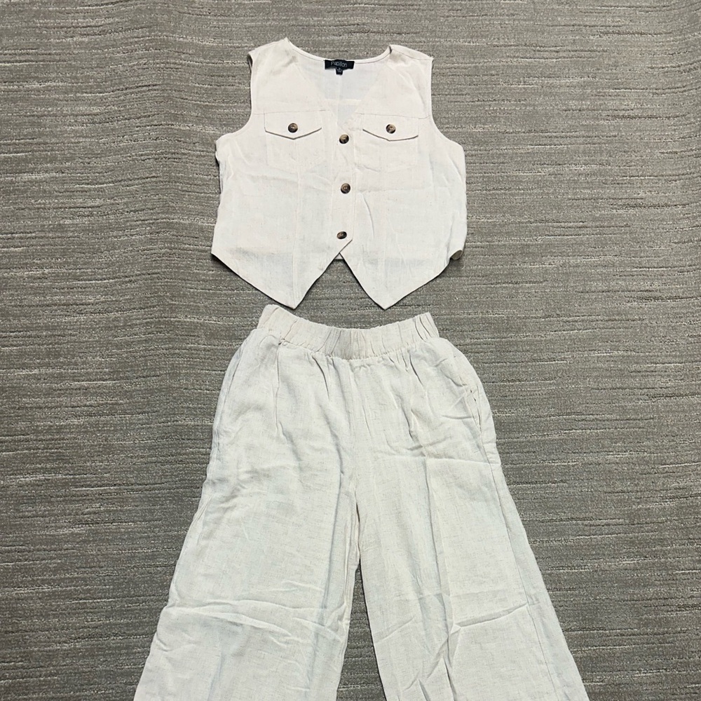 Papillon Blanc White Wide Leg Pants & Vest Set - never worn!